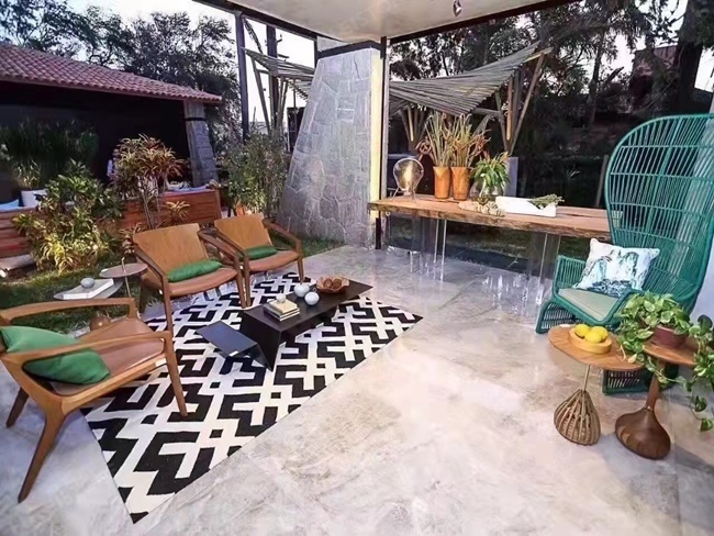 Perla Venata Quartzite backyard floor