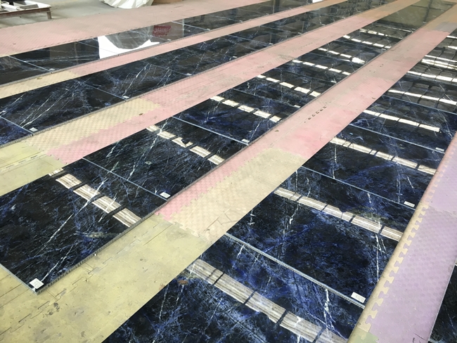 The Dry Lay of Sodalite Blue Granite