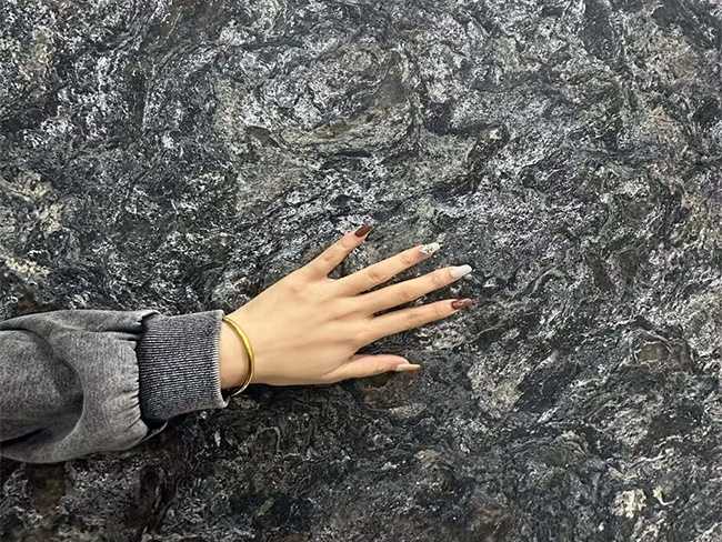 Lethered Metalicus Granite